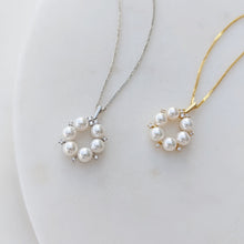 Load image into Gallery viewer, Ada Lovely Small Wreath Necklace