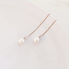 Load image into Gallery viewer, Winnie Japanese Freshwater Pearl Earrings