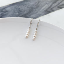 Load image into Gallery viewer, Basia Dangling Pearls Earrings