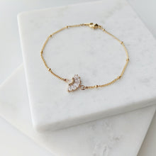 Load image into Gallery viewer, Bella Fan Shape Cut CZ Diamond Bracelet