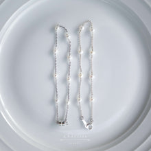 Load image into Gallery viewer, Ava Lovely Mini Japanese Seawater Pearl Bracelet