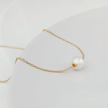 Load image into Gallery viewer, Alma Japanese Saltwater Pearl Necklace