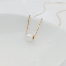 Load image into Gallery viewer, Alma Japanese Saltwater Pearl Necklace