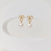 Load image into Gallery viewer, Afra Lovely Clover With Japanese Seawater Pearl Earrings
