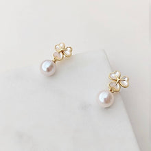 Load image into Gallery viewer, Afra Lovely Clover With Japanese Seawater Pearl Earrings
