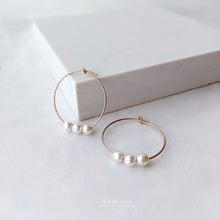 Load image into Gallery viewer, Elva Carved Hoop With Japanese Pearl or Flowers CZ Gems Earrings