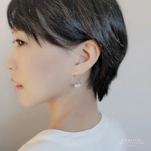 Load image into Gallery viewer, Elva Carved Hoop With Japanese Pearl or Flowers CZ Gems Earrings