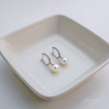 Load image into Gallery viewer, Tonia Leverback Drop Japanese Freshwater Pearl Earrings