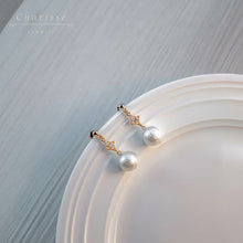 Load image into Gallery viewer, Priscilla Marshmallow Pearl & Rhombus Charm Earring