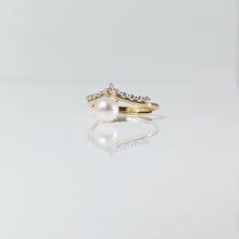 Load image into Gallery viewer, Amanda Japanese Seawater Pearl Little Crown Princess Ring