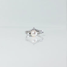 Load image into Gallery viewer, Amanda Japanese Seawater Pearl Little Crown Princess Ring