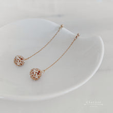 Load image into Gallery viewer, Ally Light Gold Lace Ball Cluster Earrings