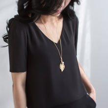 Load image into Gallery viewer, Allison Matte Leaf & Swarovski Crystal Pearl Long Necklace