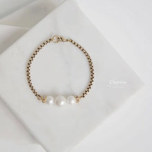 Load image into Gallery viewer, Wendy Japanese Marshmallow Pearl Bracelet
