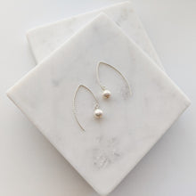 Load image into Gallery viewer, Grace Japanese Freshwater Pearl Earrings
