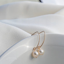 Load image into Gallery viewer, Grace Japanese Freshwater Pearl Earrings
