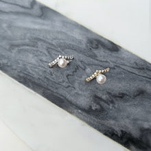 Load image into Gallery viewer, Amanda Japanese Seawater Pearl Little Crown Princess Ring
